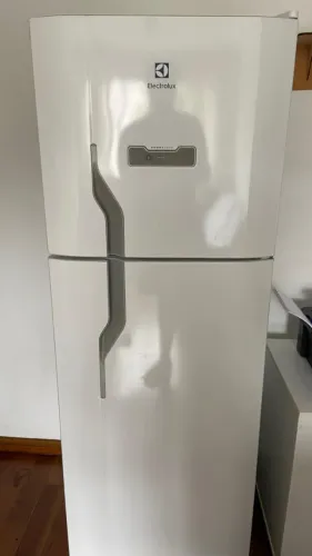 Geladeira Electrolux Frost Free 371L Função Drink Express Duplex Branca DFN41 220v