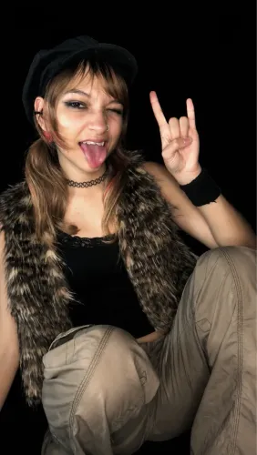 colete de pelinhos emo/punk/y2k