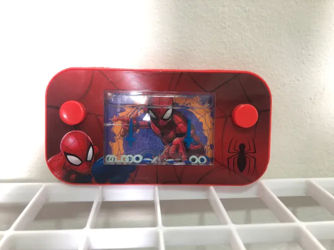 Jogo aquático de argolas do Homem-Aranha 