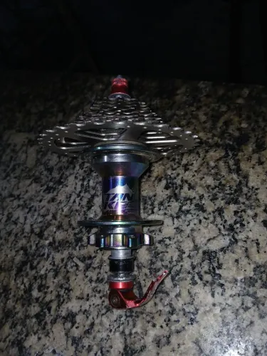 Cubo barulhento tanke240