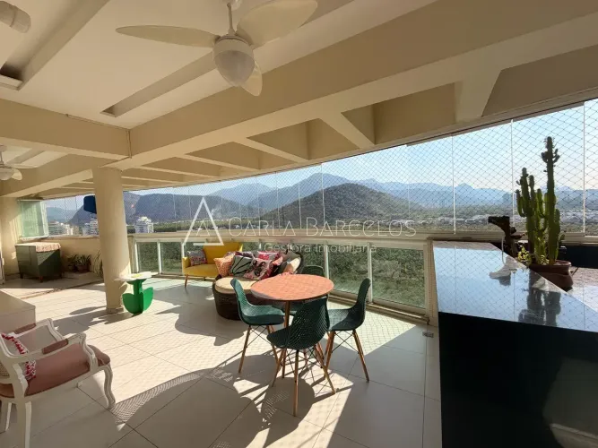 Duplex para venda possui 191 metros quadrados com 5 quartos em Barra da Tijuca - Rio de Ja