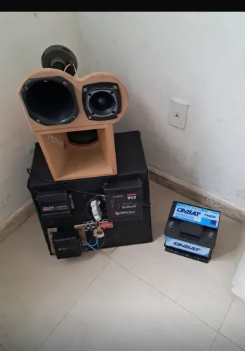 Som automotivo bem novo