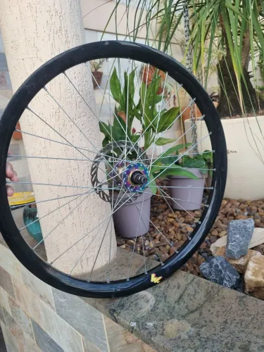 Roda vmaxx com pro 7 dianteira