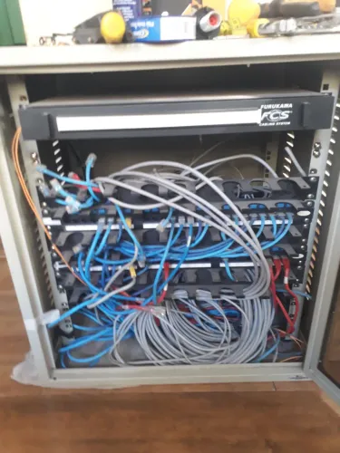 Rack de internet organizado