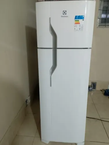Geladeira Electrolux duplex seminova funcionando perfeitamente garantia de 1 ano