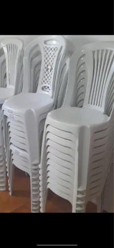 Cadeira plástica