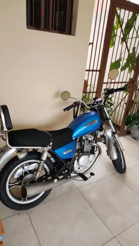 Ótima moto