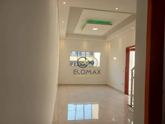 Sobrado em Guarulhos com 3 quartos à venda, 102 m² por R$ 590.000 - Vila Carmela I