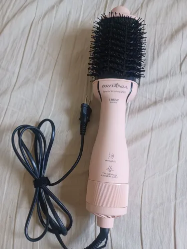 Escova secadora modeladora Soft, 1300 W, Britânia, pouco uso.