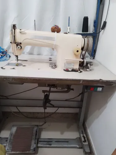 Vendo  Maquina de costura 
