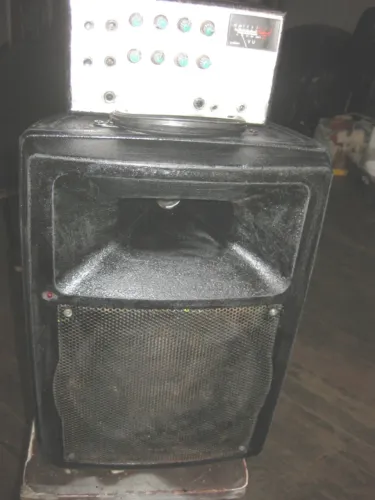 Caixa amplificada 100 watts troco