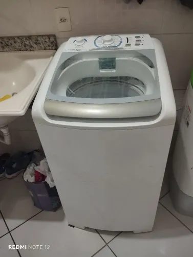 Máquina de lavar Eletrolux 8 kg e uma Airfryer philco retro