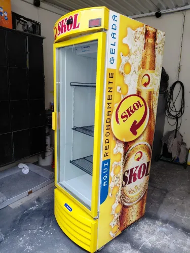 Cervejeira expositora 
