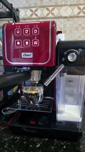 Cafeteira Expresso Oster Prima Latte Touch 220V