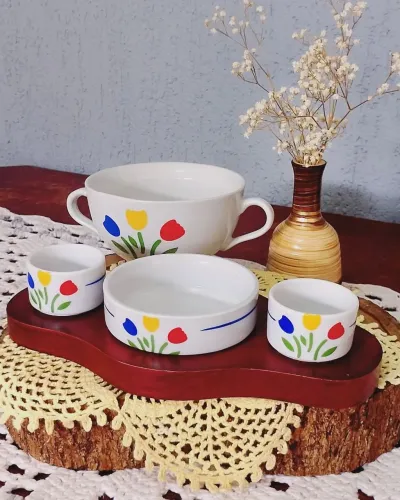 Impecável Conjunto Caldo Porcelana Tulipas
