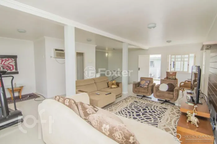 Casa à venda em Vila Ipiranga com 315 m², 4 quartos, 4 suítes, 4 vagas