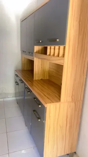 Vendo armário seme novo .500 preço negociável!buscar em Parnamirim *68