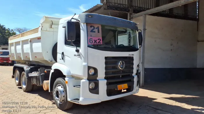 Volkswagen 24.280 E Constellation 6x2 2p (diesel)(E5) 2020/2021 Vamos Seminovos Goiania