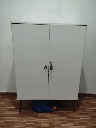 Guarda-roupa/ armário