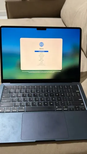MacBook M3 13P
