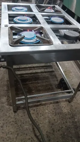 Fogão de 6 boca de 30x30<br>Valor 2200