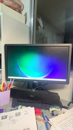 Monitor Dell LED - Excelente Estado - Funcionando Perfeitamente