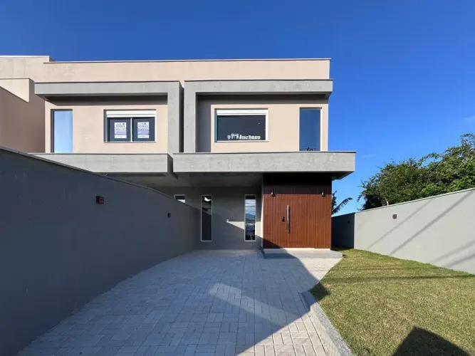 Casa 2 Dormitórios (2 suítes) no Campeche em Florianópolis SC