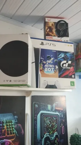 Vendo Playstation 5 slim Disk pacote Astro Bot e Gran turismo 7 super novo.