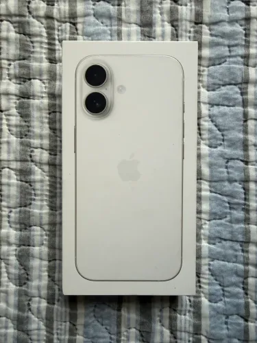 iPhone 17 256GB Branco. Seminovo, seis meses de garantia Apple, com película e capa