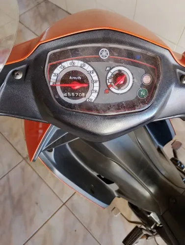 Cripton completinha 2 dono muito nova 45000km originais