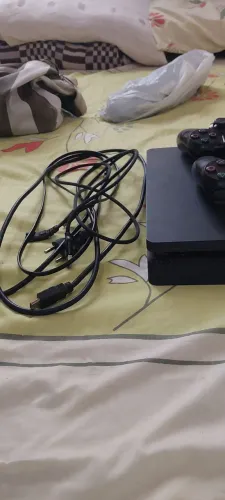 Playstation 4 slim 1TB