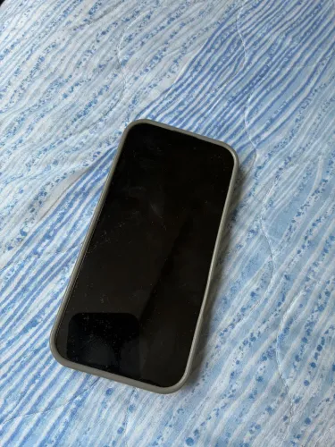 iPhone 16e 