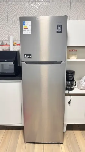 Vendo geladeira 2 portas Com apenas 1 mês de uso