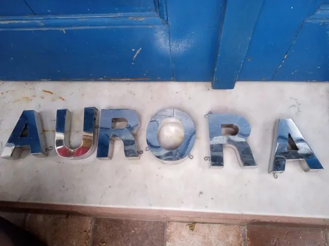 Letras inox usado 