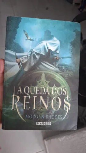 Livro A Queda dos Reinos (Usado)