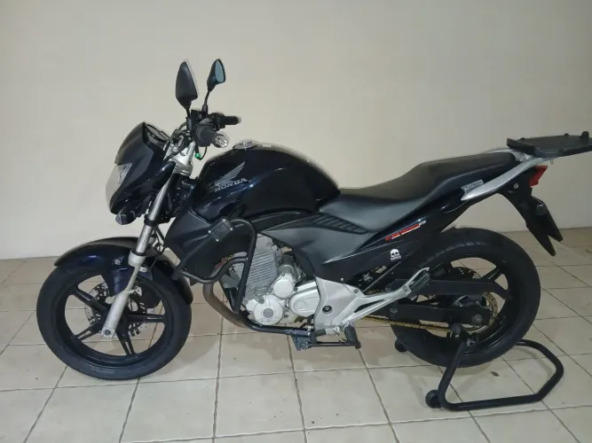 Vendo CB300 R 2012 
