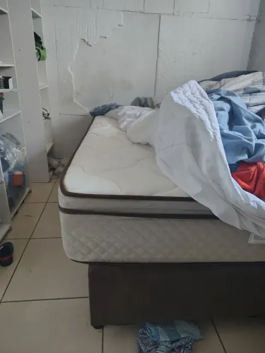 CAMA BOX QUEEN SIZE+ COLCHAO MOLA ENSACADA, RESISTE, ESPAÇOSA E BIPARTIDA