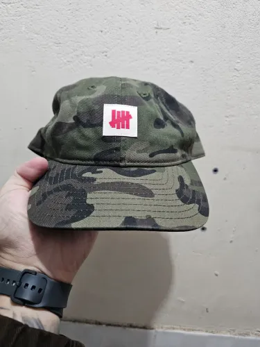 Boné Undefeated 