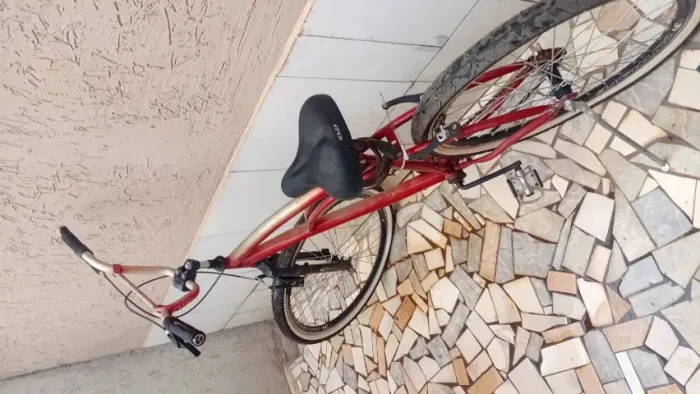 Bicicleta  aro 26  com vermelha galfo  de amortecedor  aro airo  raios  gromados 