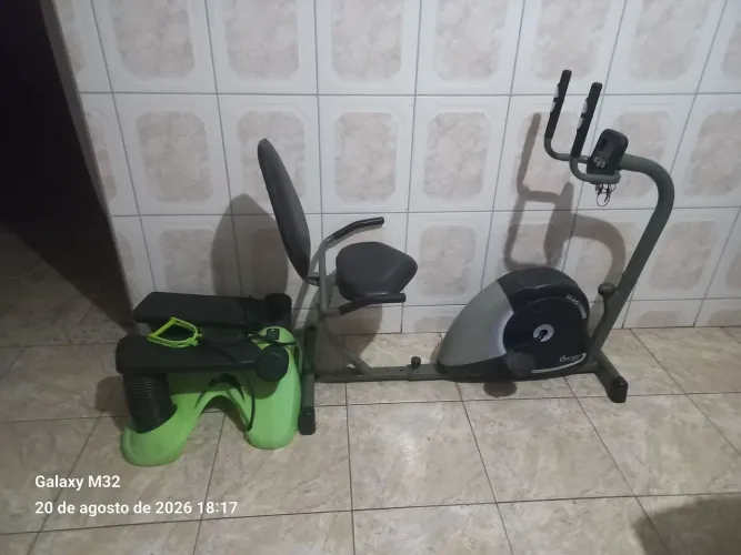 Bike ergometrica e simulador de caminhada sem impacto