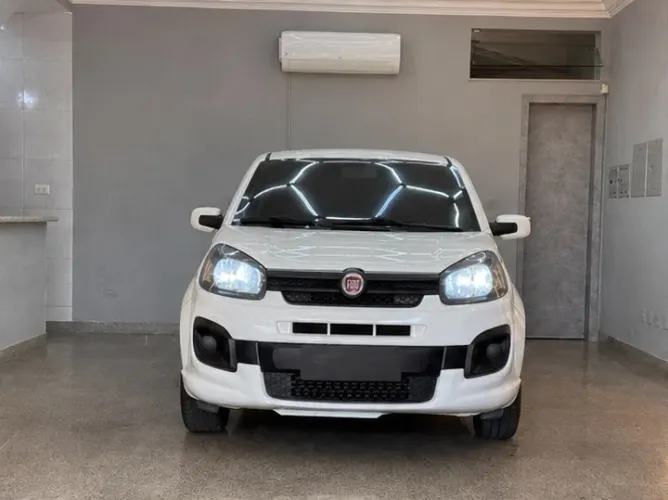 Fiat Uno Attractive 1.0 EVO Fire Flex 8V 5P 2021