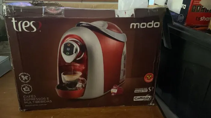 Cafeteira Espresso Versa PRETA. Automática - TRES 3 Corações(NOVA NA CAIXA)