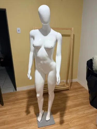 Manequim feminino