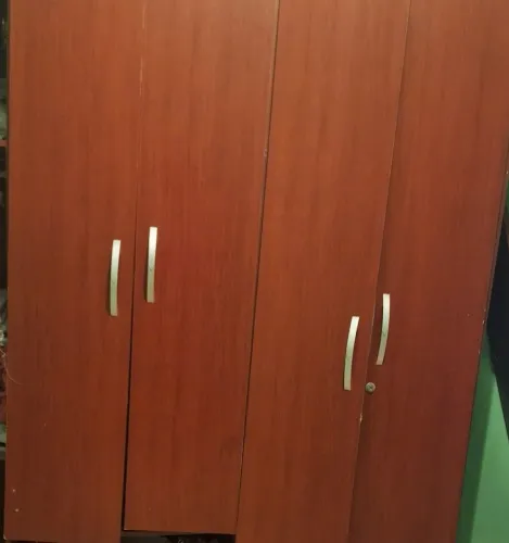 Desapego- material amadeirado de guarda- roupa para marceneiro.(reaproveitamento)