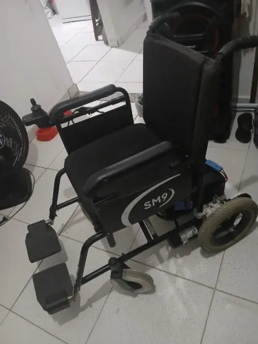 Cadeira de rodas eletrica