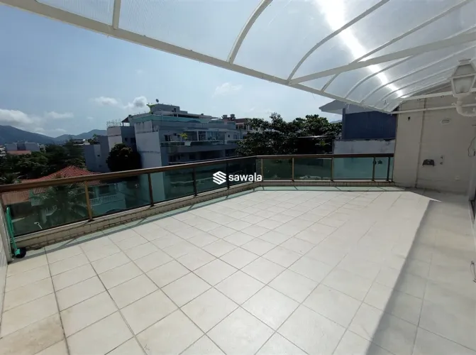 Cobertura Duplex Exclusiva de 330m² no Recreio: Seu Refúgio de Luxo a Passos da Praia!