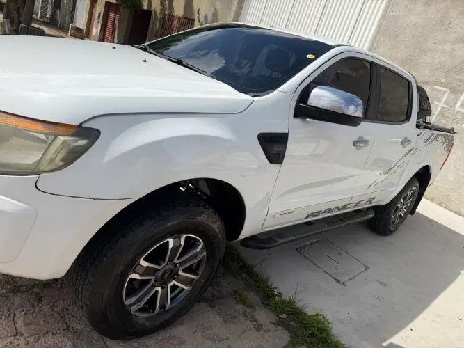 Ford Ranger XLS 2.5 16V 4X2 CD Flex 2014