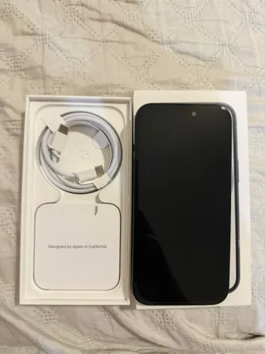 iPhone 15 128GB muito novo