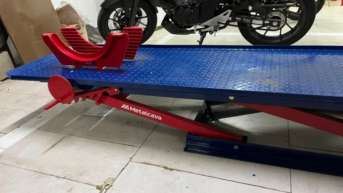 Elevador pneumático para motos 350kg