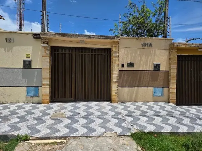 Casa com 3 Quarto(s) e 2 banheiro(s) para Alugar, 110 m² por R$ 2280 / Mês